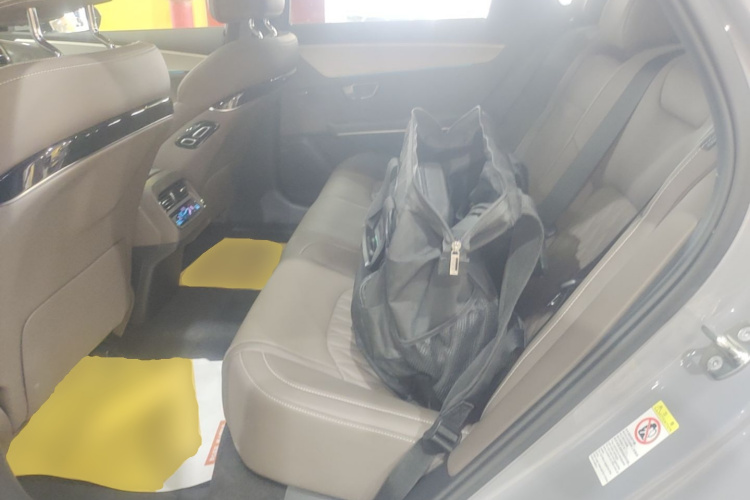 BYD Han 2025 car image #13