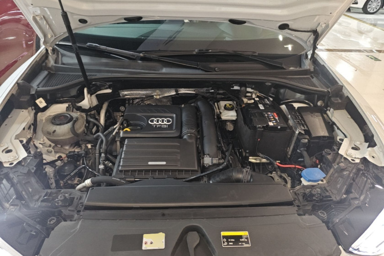Audi Q3 2021 car image #20