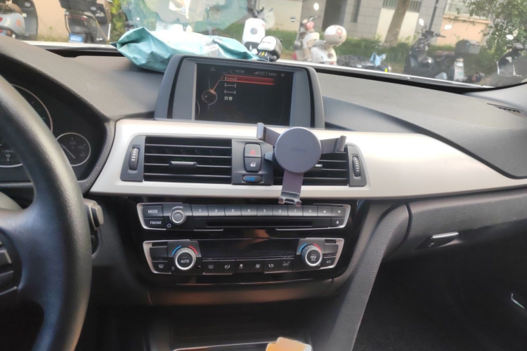 BMW 3 Series 2016 #17 BMW 3 Series 2016 car image #17