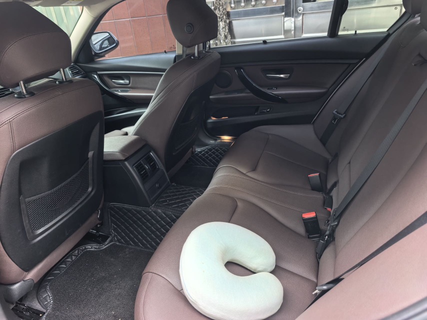 BMW 3 Series 2018 car image #3