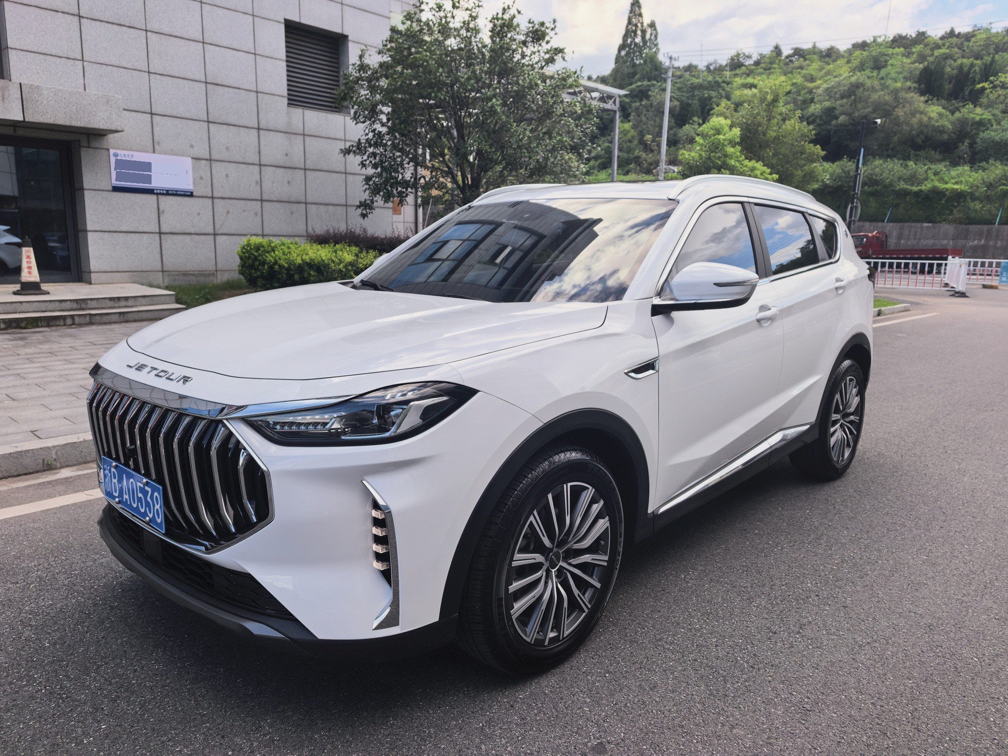 Jetour X70 PLUS 2025 car image 
