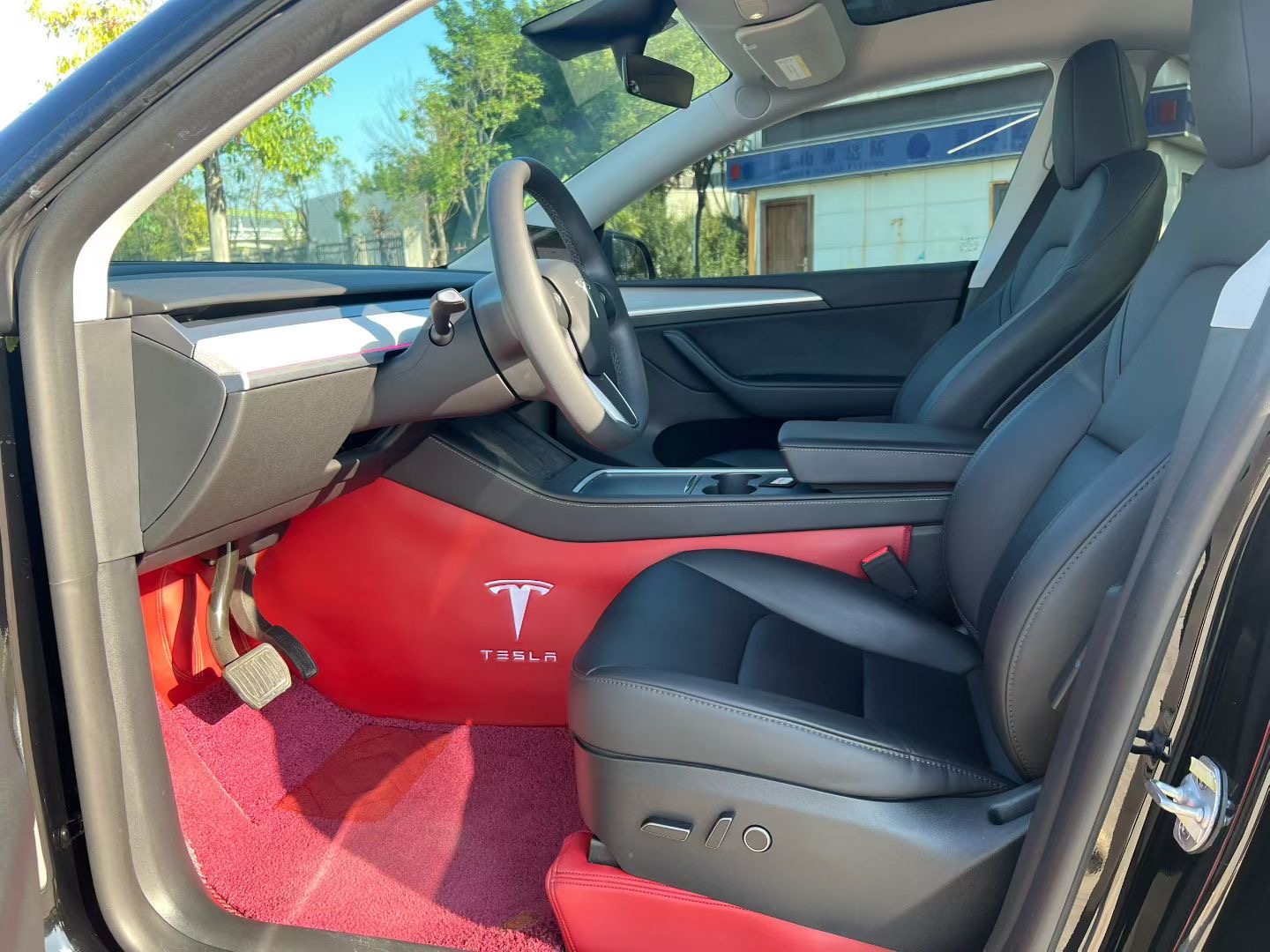 Tesla Model Y 2024 car image #7