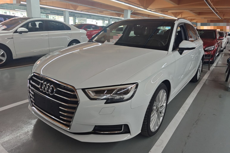 Audi A3 2018 car image #2