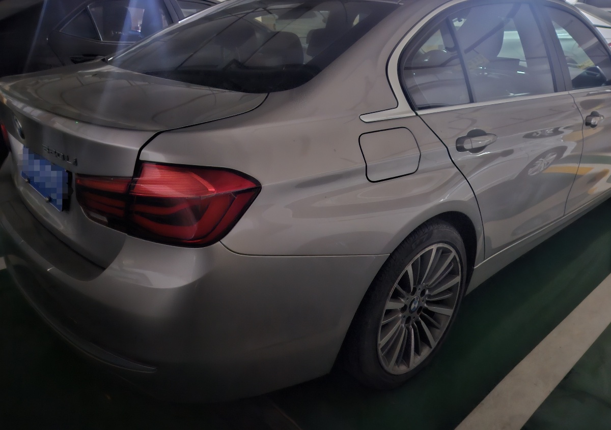 BMW 3 Series 2019 immagine di auto #2