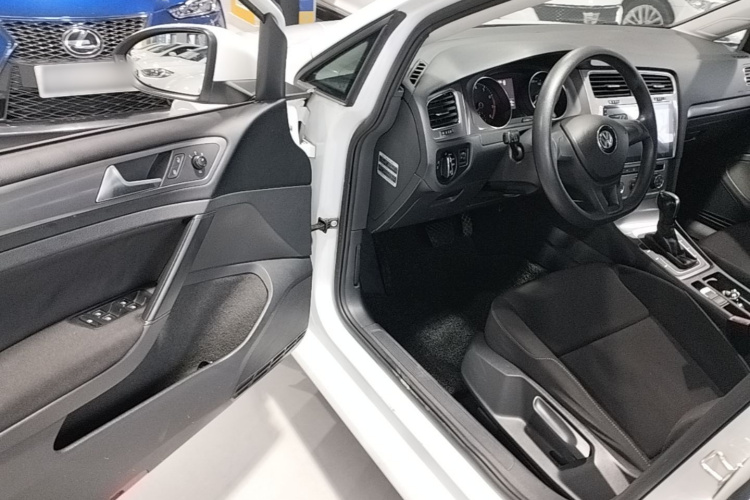 Volkswagen Golf 2015 car image #16