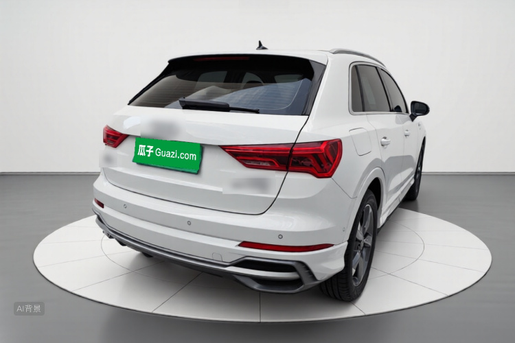 Audi Q3 2023 car image #5