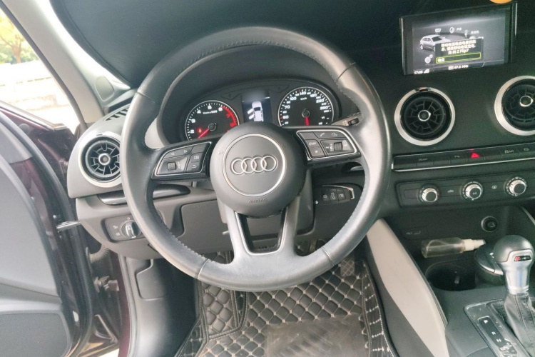 Audi A3 2019 car image #11