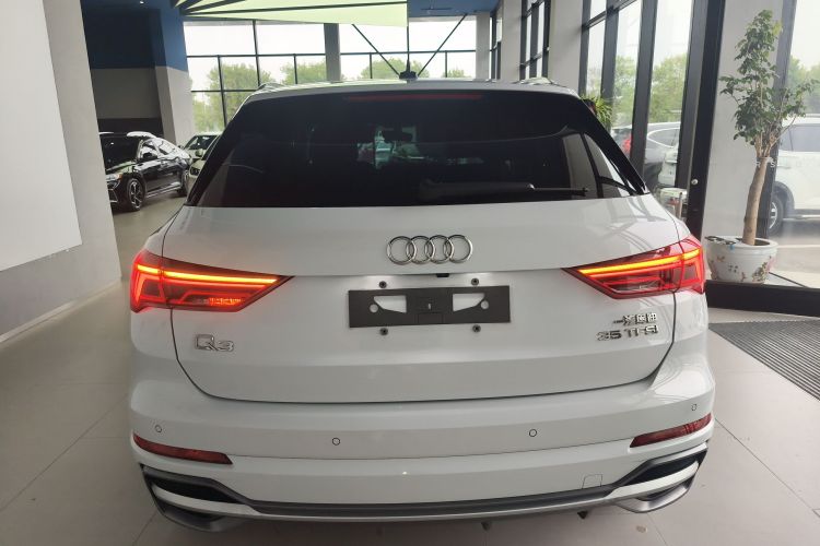 Audi Q3 2021 car image #6