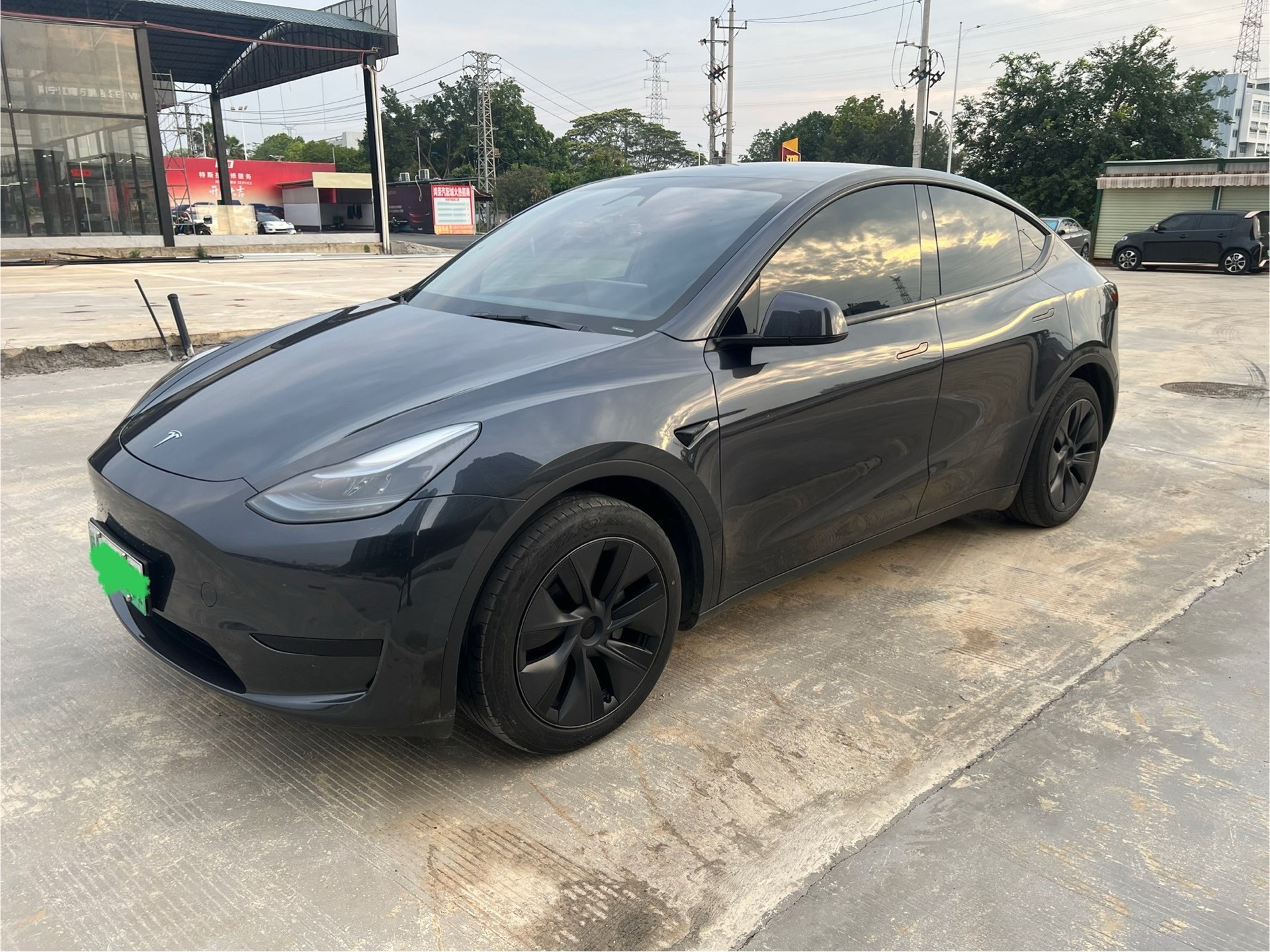 Tesla Model Y 2024 Tesla Model Y 2024 car image
