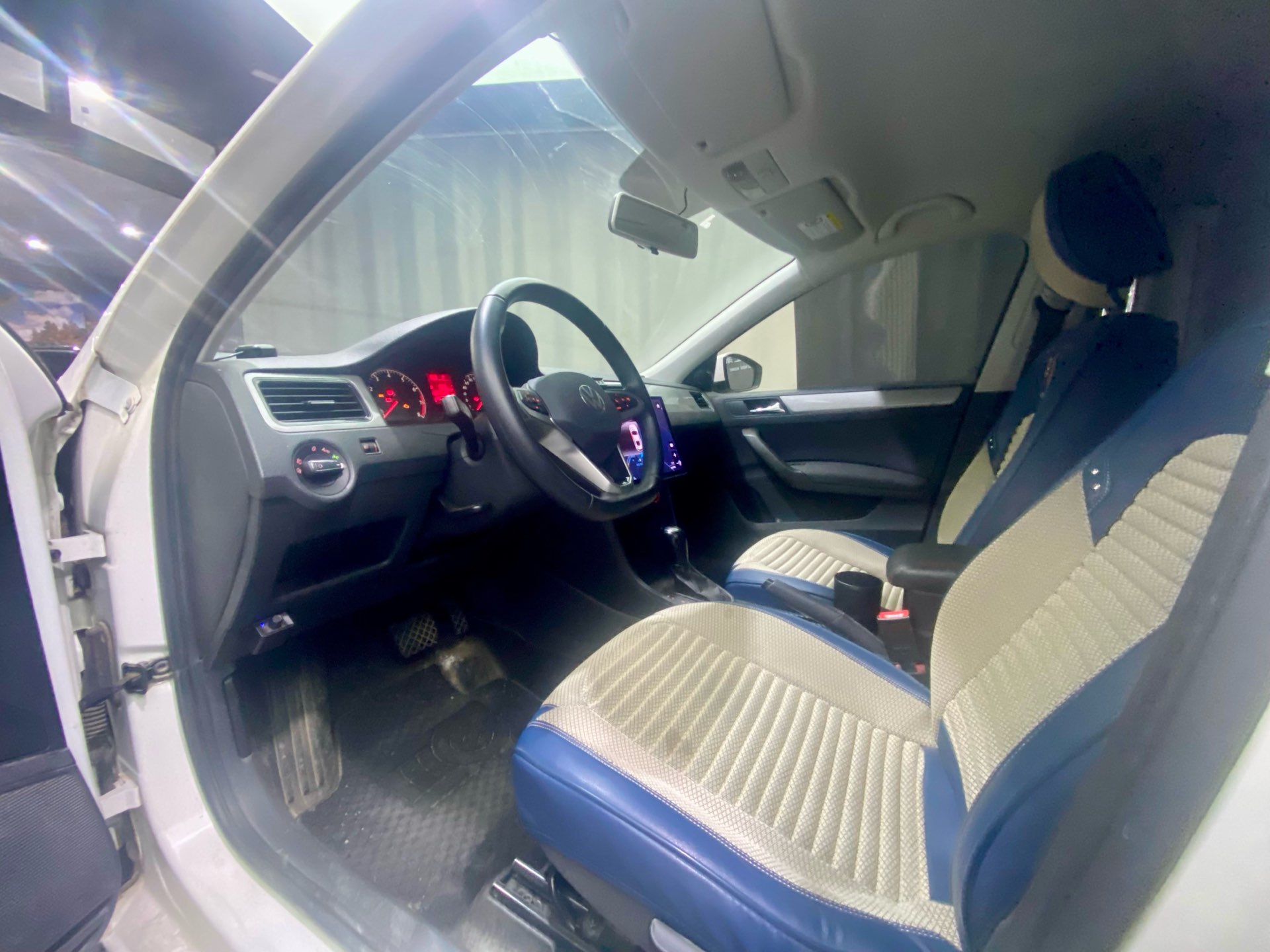 Volkswagen Santana 2016 car image #9
