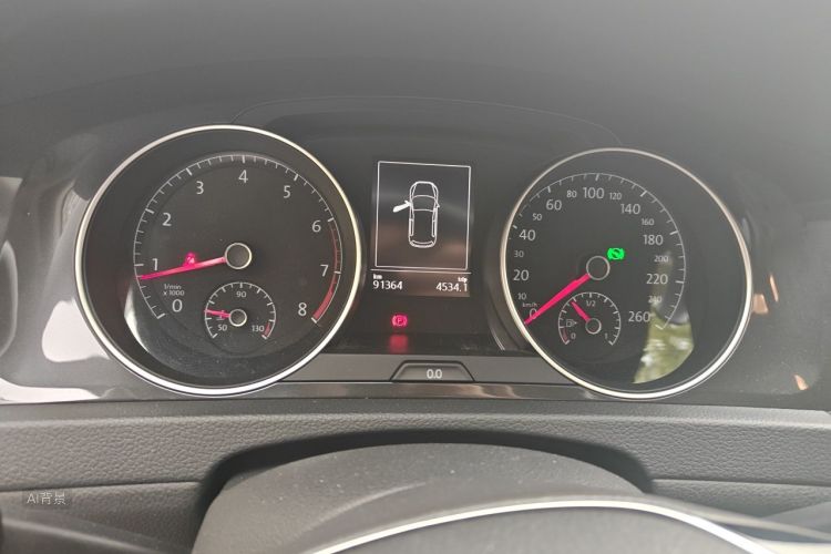 Volkswagen Golf 2019 car image #13