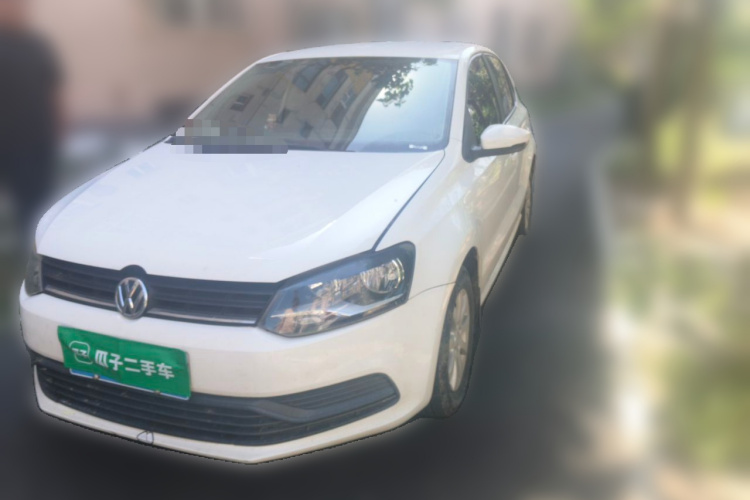 Volkswagen Polo 2015 car image #2