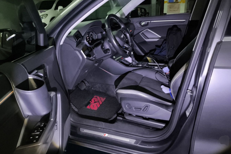 Audi Q3 2019 #9 Audi Q3 2019 car image #9