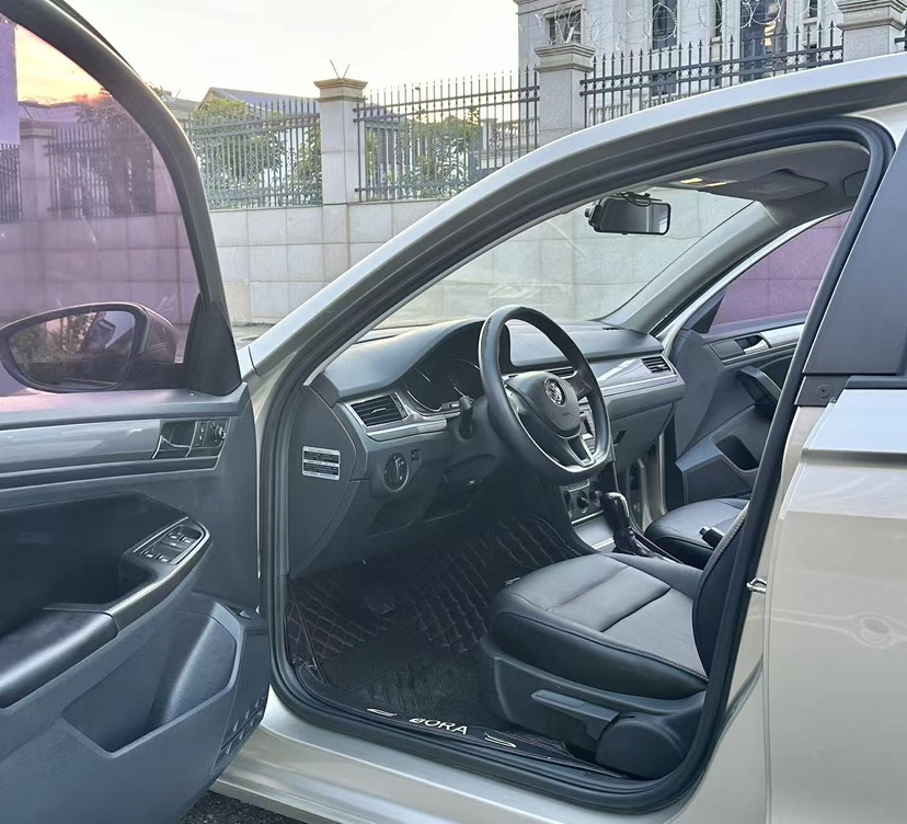 Volkswagen Bora 2017 car image #8