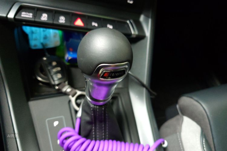 Audi Q3 2024 car image #16