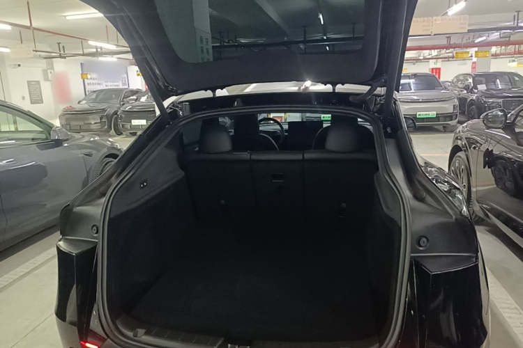 Tesla Model Y 2026 #19 Tesla Model Y 2026 car image #19