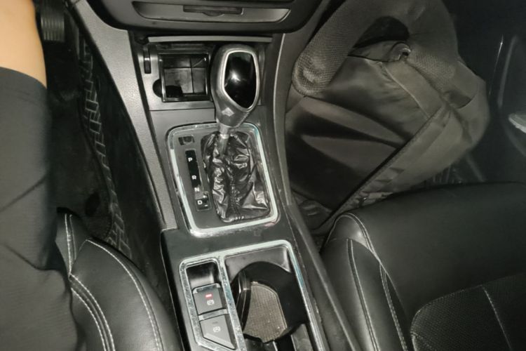 GEELY Emgrand 2017 car image #14