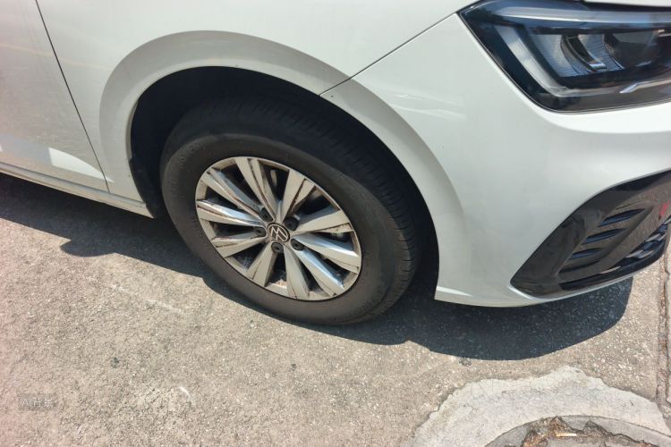 Volkswagen Lavida 2025 car image #9