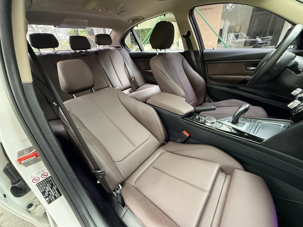 BMW 3 Series 2019 #22 BMW 3 Series 2019 car image #22