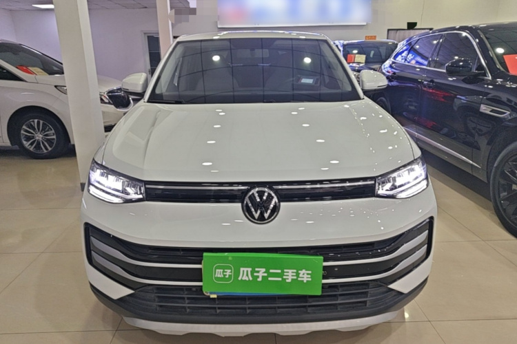 Volkswagen Tharu 2025 car image #3