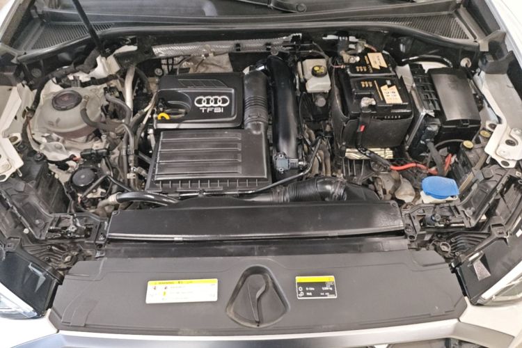Audi Q3 2019 car image #20