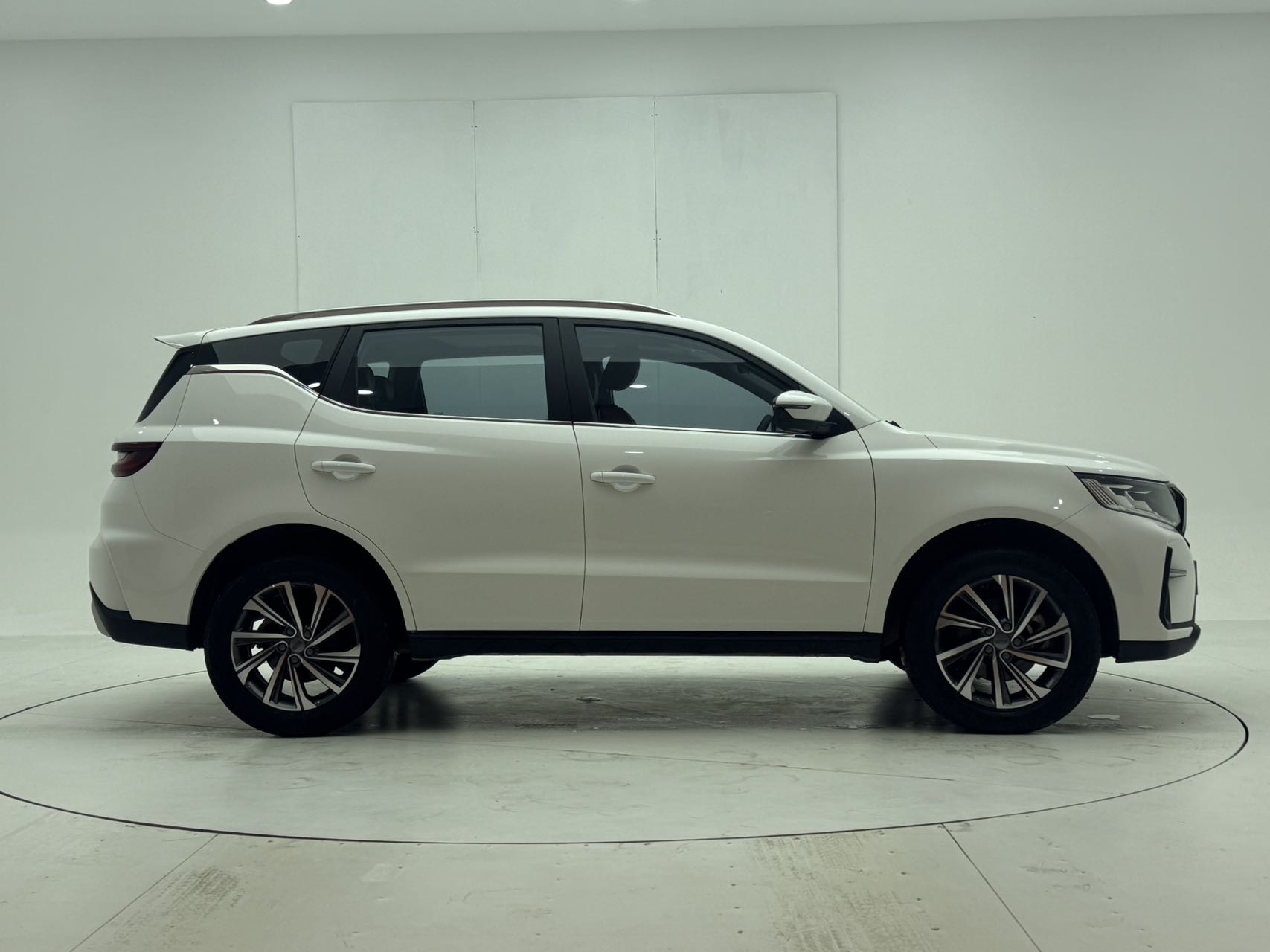 GEELY Vision X6 2023 car image #7