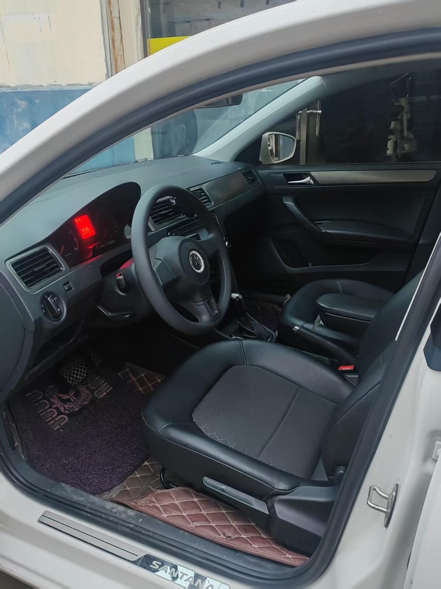 Volkswagen Santana 2015 car image #3