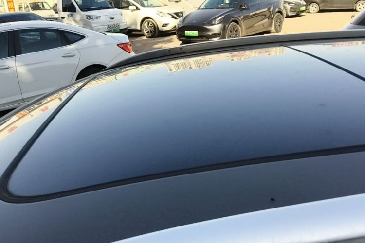 Audi Q3 2016 car image #25