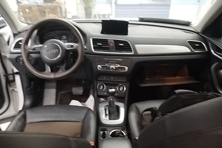 Audi Q3 2018 #10 Audi Q3 2018 car image #10