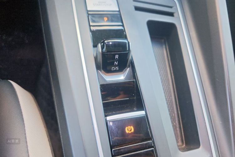 Volkswagen Golf 2021 car image #16