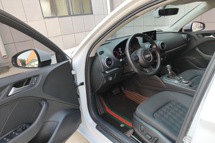 Audi A3 2017 car image #12