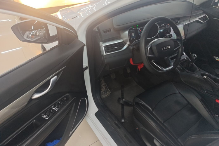 GEELY Emgrand 2020 #16 GEELY Emgrand 2020 car image #16