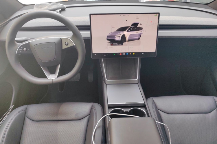 Tesla Model Y 2026 #7 Tesla Model Y 2026 car image #7