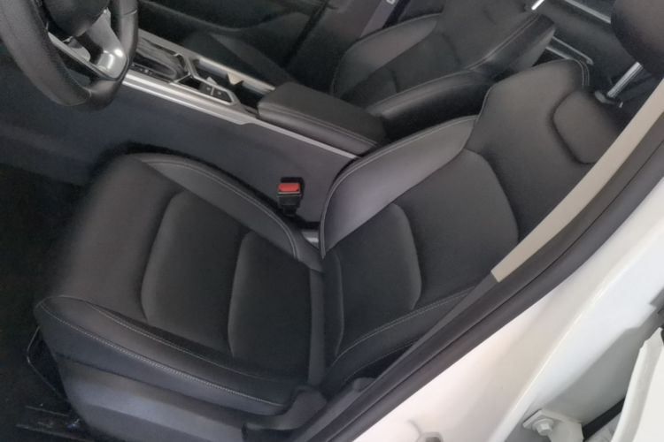 GEELY Emgrand 2025 car image #15