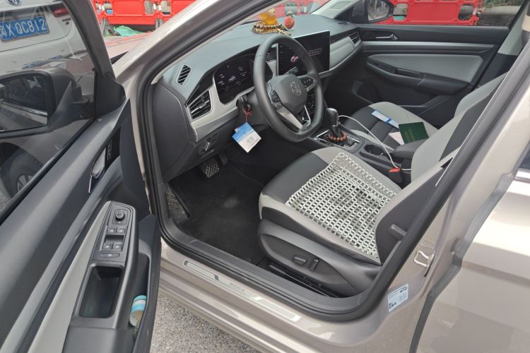 Volkswagen Bora 2023 image de voiture #9