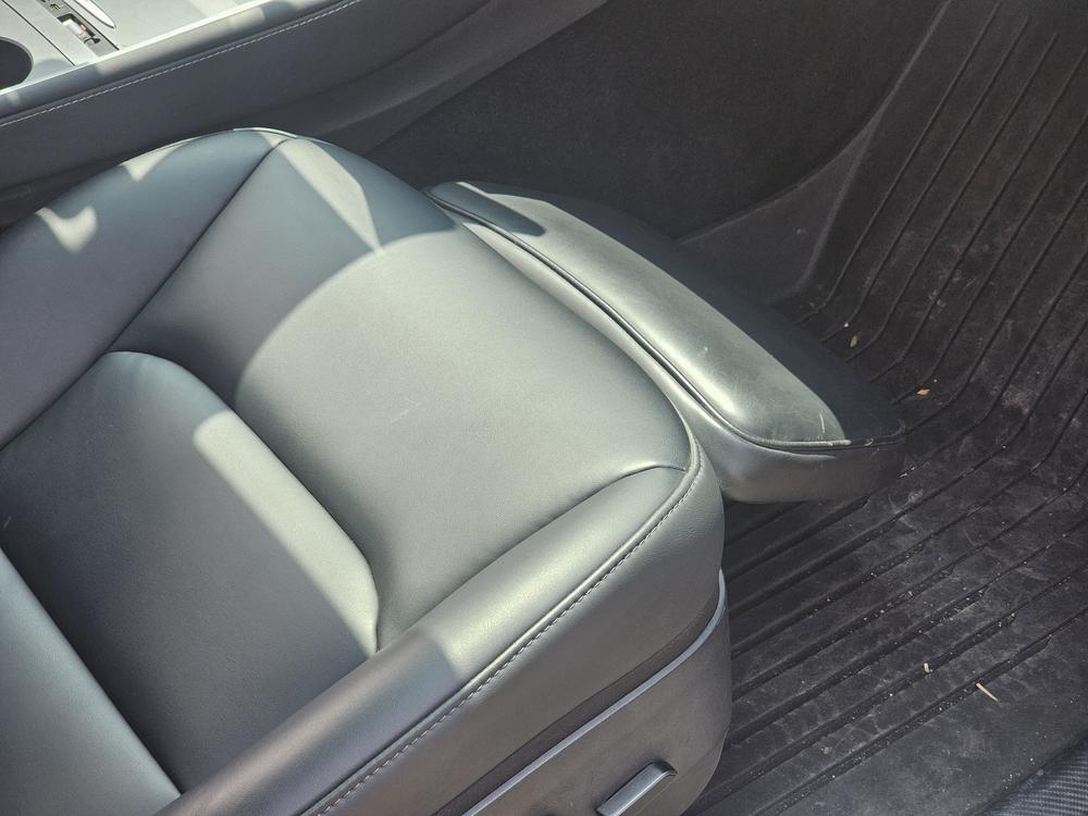 Tesla Model Y 2023 #8 Tesla Model Y 2023 car image #8