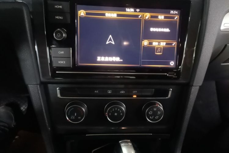 Volkswagen Golf 2019 #13 Volkswagen Golf 2019 car image #13