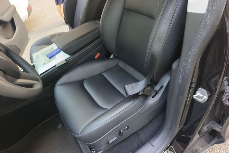 Tesla Model Y 2023 #15 Tesla Model Y 2023 car image #15