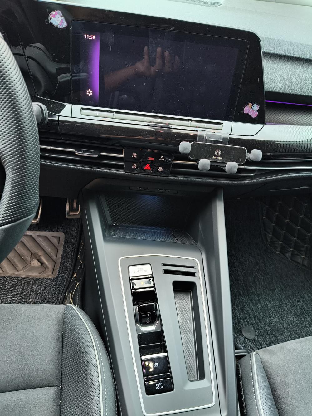 Volkswagen Golf 2023 car image #10