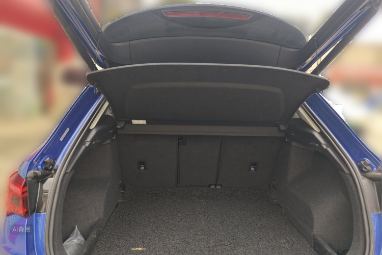 Audi Q3 2020 car image #21