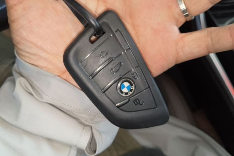 BMW 3 Series 2022 car image #10