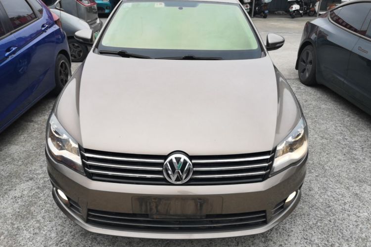 Volkswagen Bora 2015 car image #3