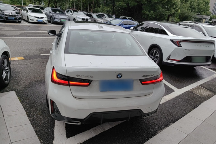 BMW 3 Series 2024 #6 BMW 3 Series 2024 car image #6