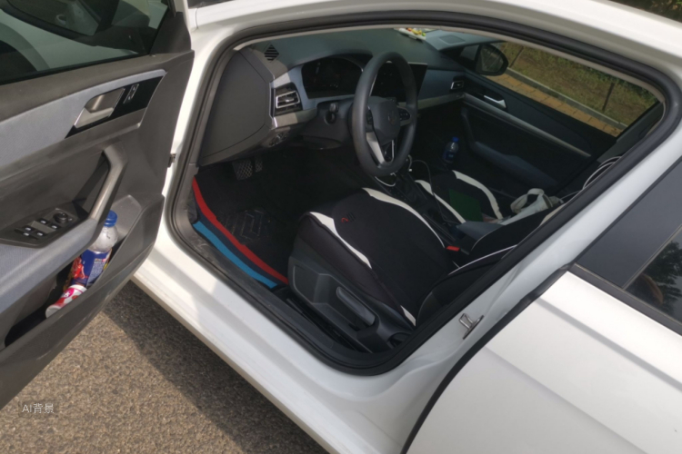 2023 car image #18
