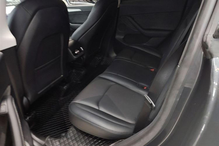 Tesla Model Y 2024 #17 Tesla Model Y 2024 car image #17