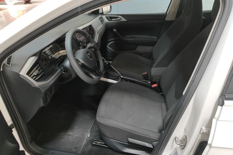 Volkswagen Polo 2022 car image #15