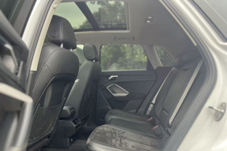 Audi Q3 2021 car image #11