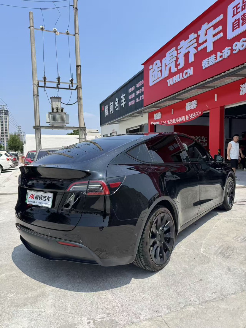 Tesla Model Y 2022 car image #7