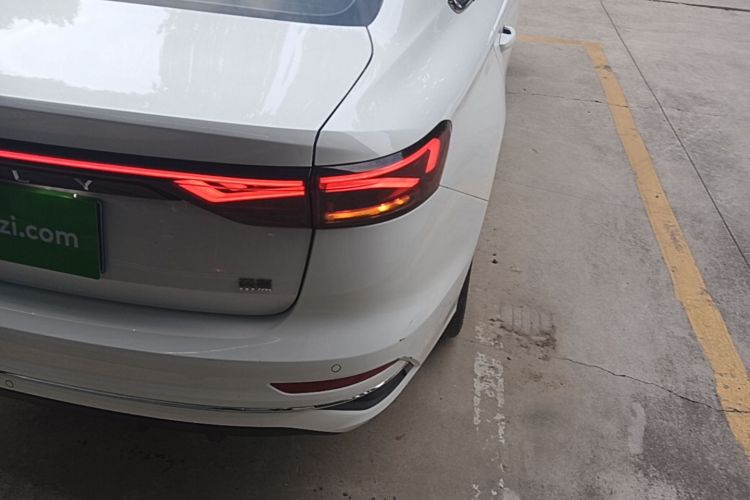 GEELY Emgrand 2025 car image #8
