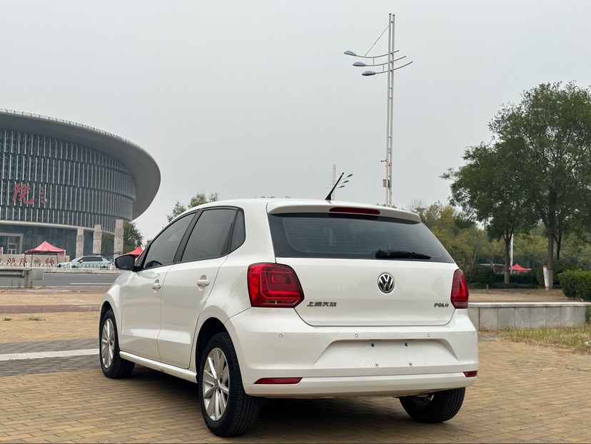 Volkswagen Polo 2016 car image #6